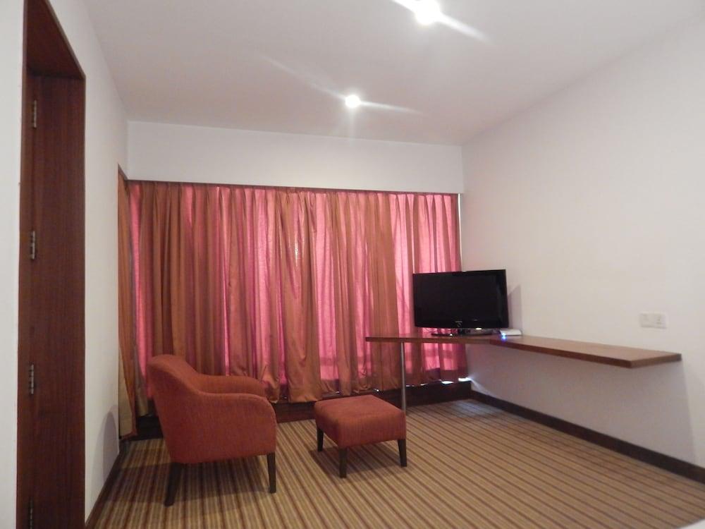 Hotel Parc Estique Pune Exterior foto